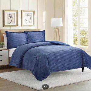 Luxurious Navy Duvet Cover Set